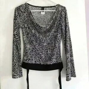 Wrapper Black and White Long-Sleeved Top with Trendy Bottom Tie